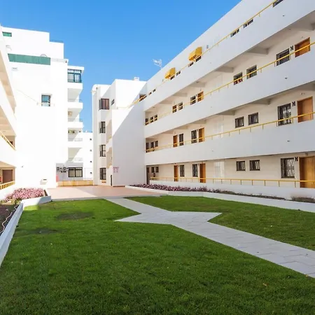 2 Bedrooms Appartement With Wifi At Quarteira شقة كوارتيرا